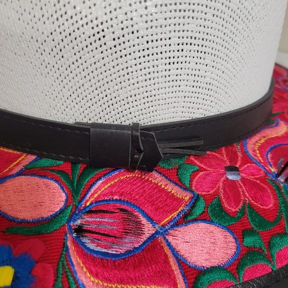 New Beautiful Embroidered Hat - Picture 5 of 13